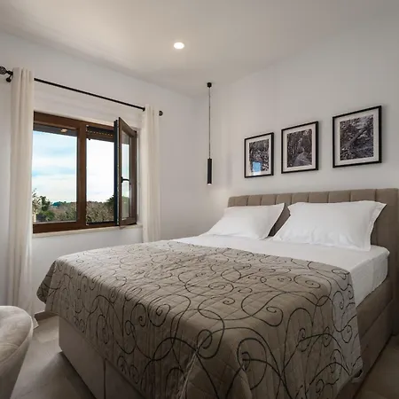 Casa Canziana For 6 People With Private Pool In Villa *