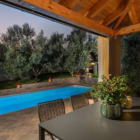 Casa Canziana For 6 People With Private Pool In *