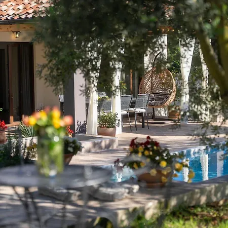 Casa Canziana For 6 People With Private Pool In וילה