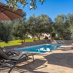 Casa Canziana For 6 People With Private Pool In