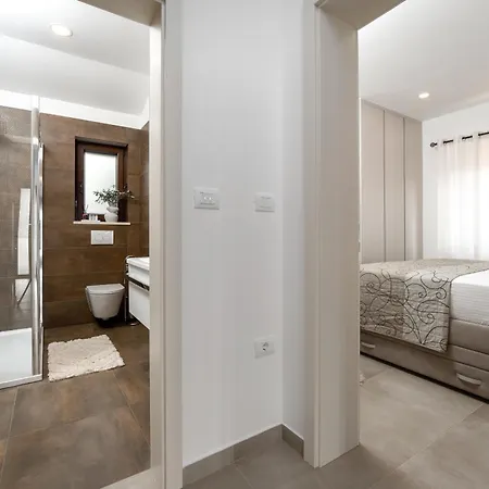 Villa Casa Canziana For 6 People With Private Pool In Pula