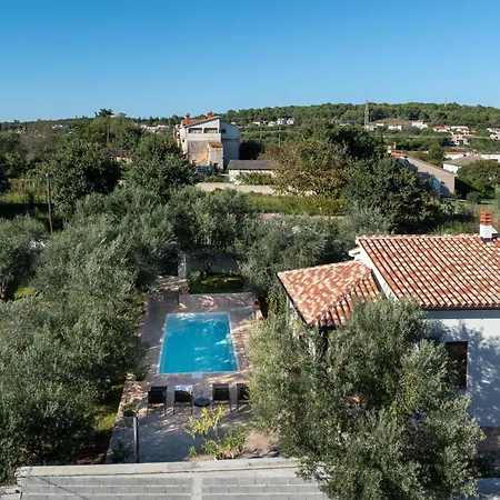 Casa Canziana For 6 People With Private Pool In * Pula