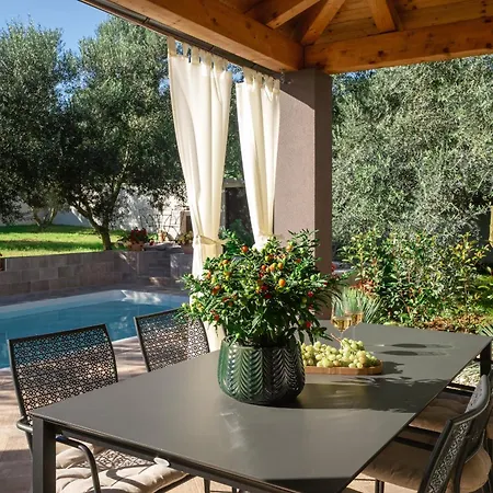 Casa Canziana For 6 People With Private Pool In Vila *