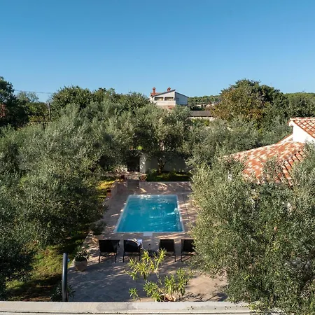 Casa Canziana For 6 People With Private Pool In Pula
