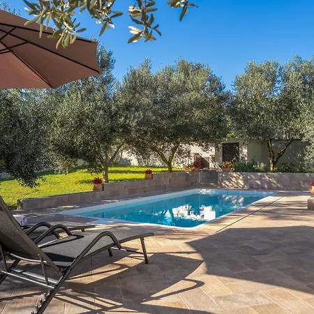 Casa Canziana For 6 People With Private Pool In